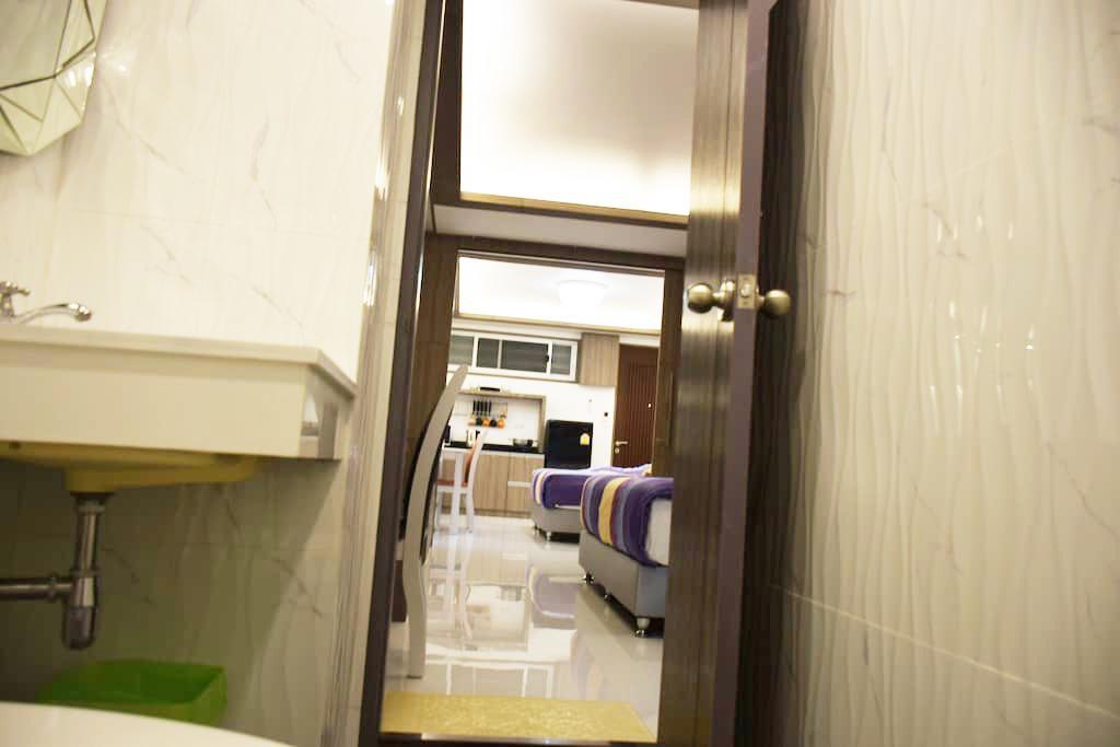Family Suite Room Pratunam Bangkok Exterior photo