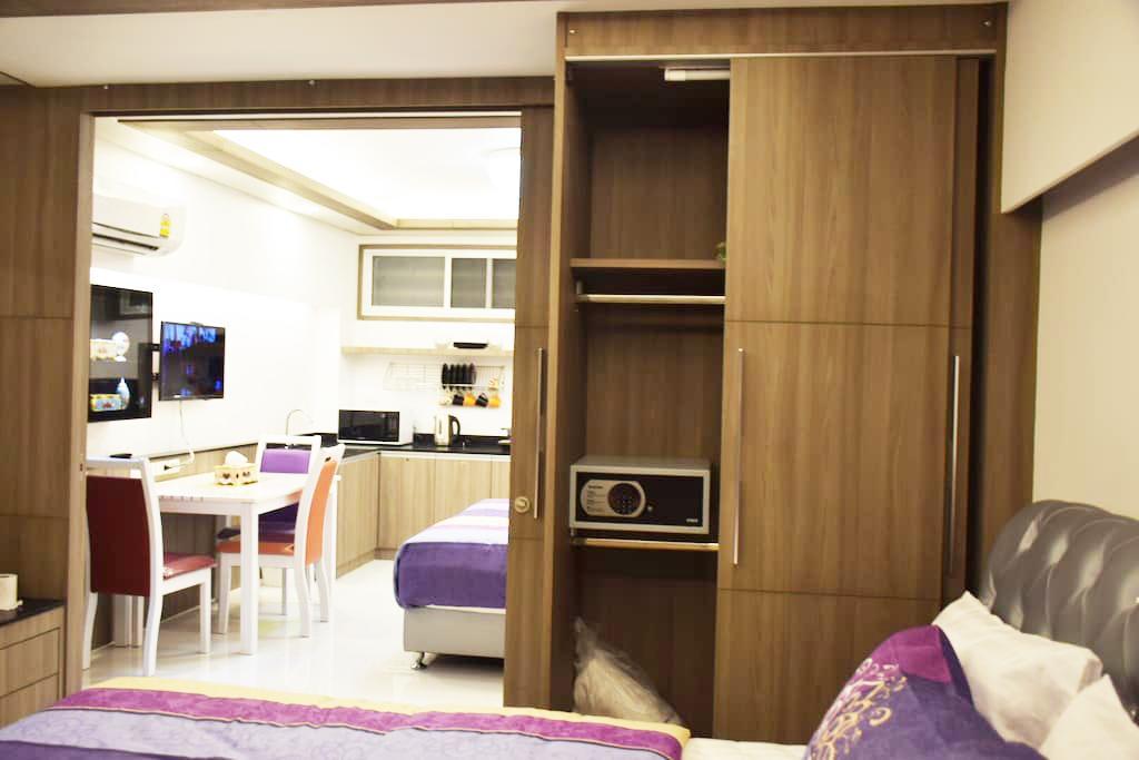 Family Suite Room Pratunam Bangkok Exterior photo